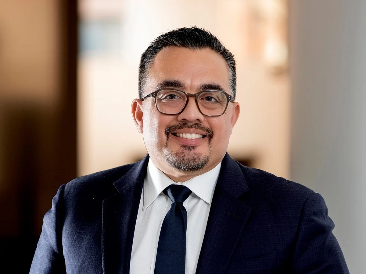 Headshot of General Motor's Vice President & Head of Global Public Policy at GM, Omar Vargas