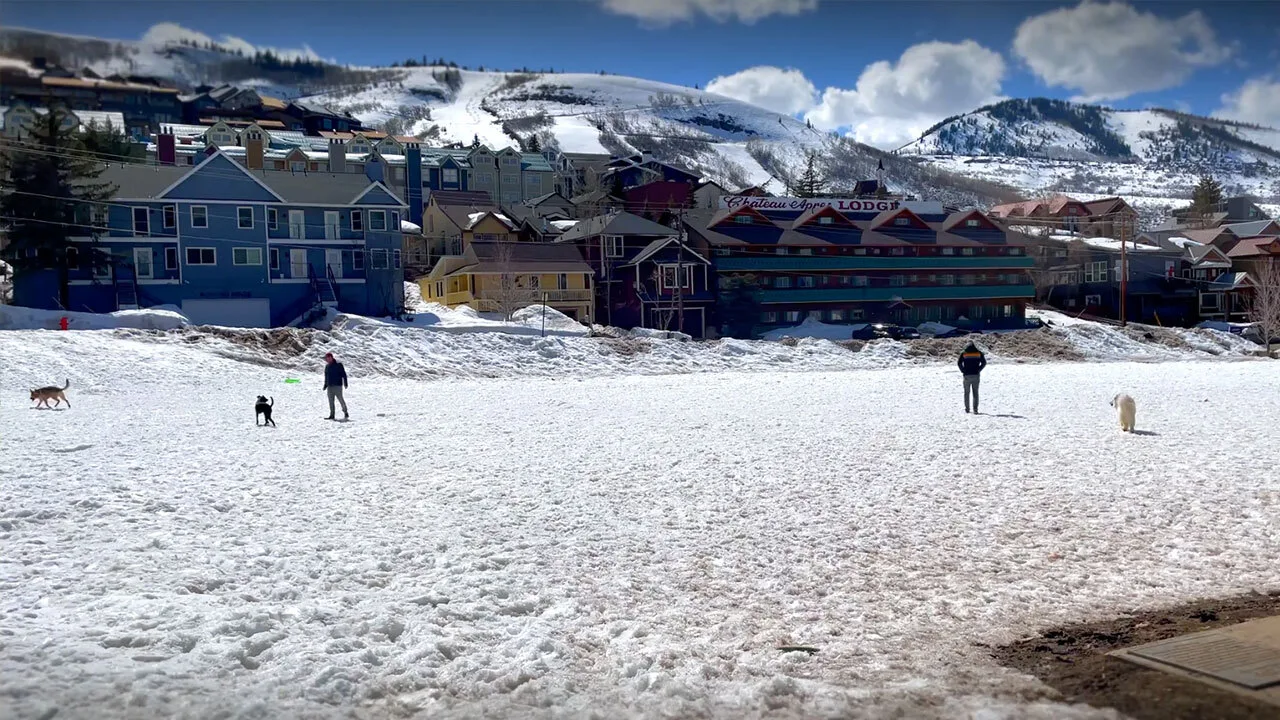 Lucky Ones Outdoor view 