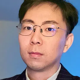 Eric Liu headshot