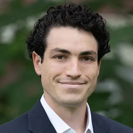 Headshot of Lev Klarnet