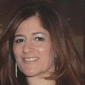Muna Batayneh headshot