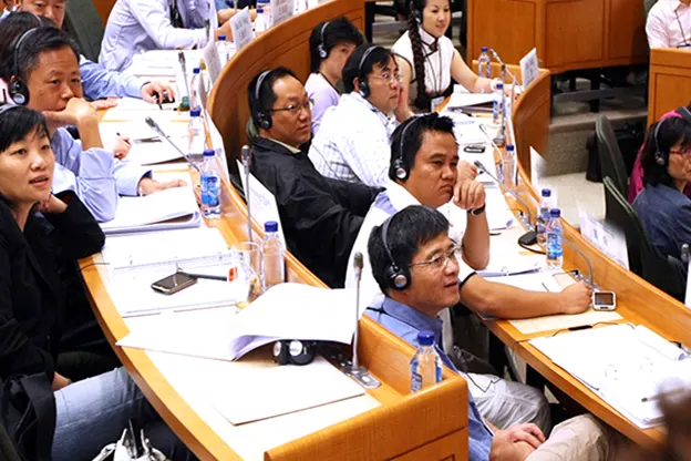 Students in a classroom in the Harvard Center Shanghai, 2010.