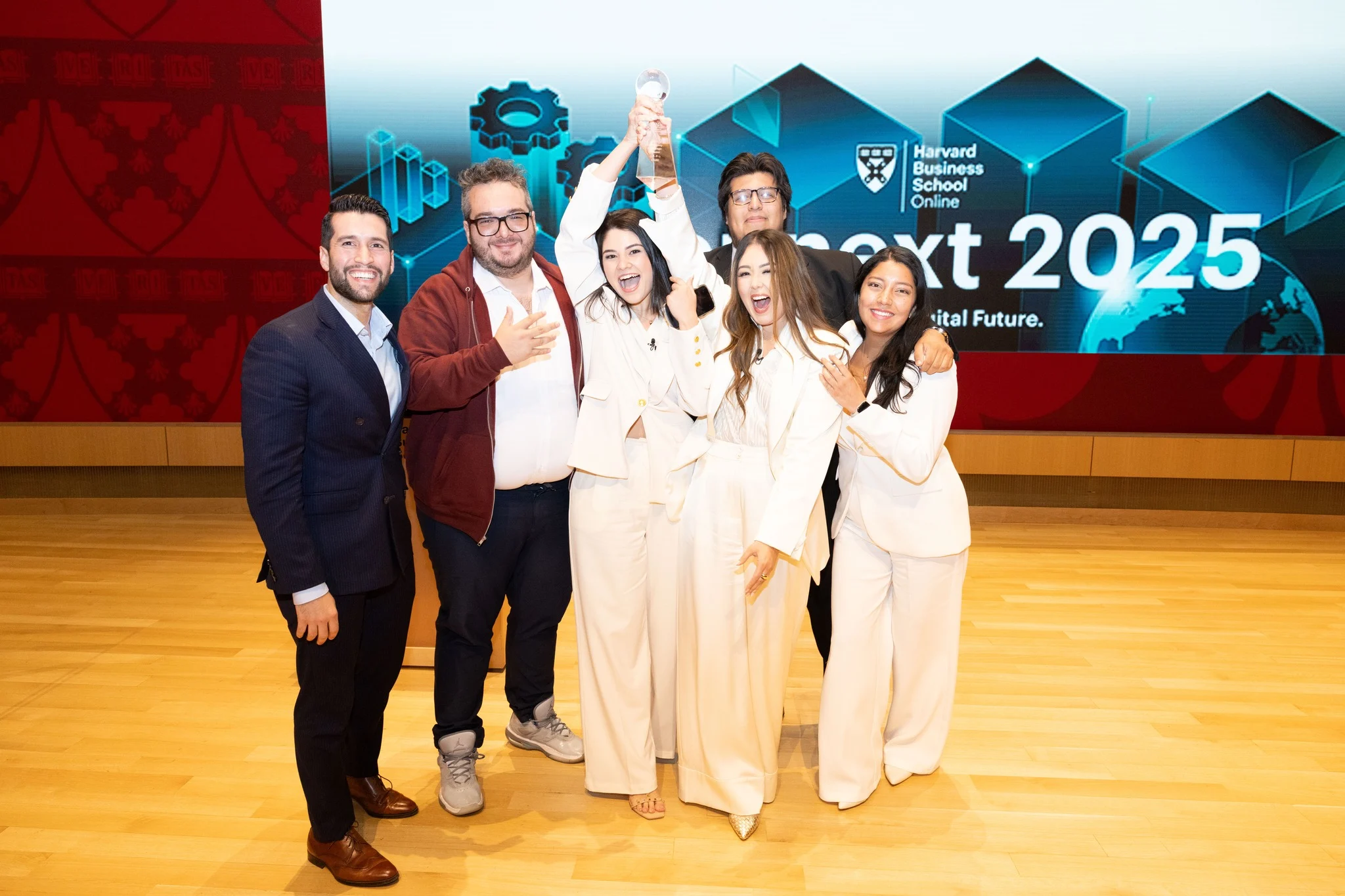 Mexico City Chapter winning Community Challenge competition at Connext