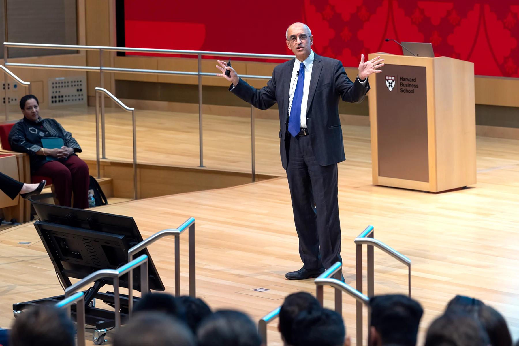 Dean Srikant Datar speaks to incoming MBA students in Klarman Hall.