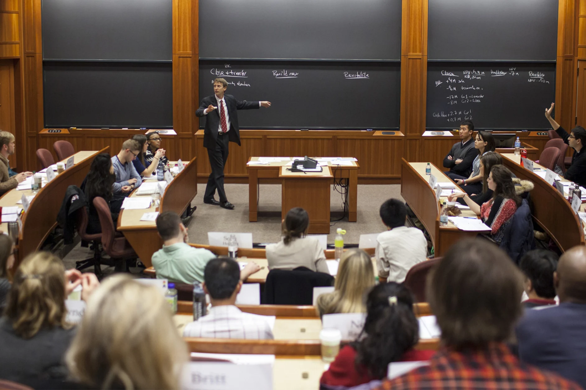 Professor Michael Toffel teaches in an MBA classroom.