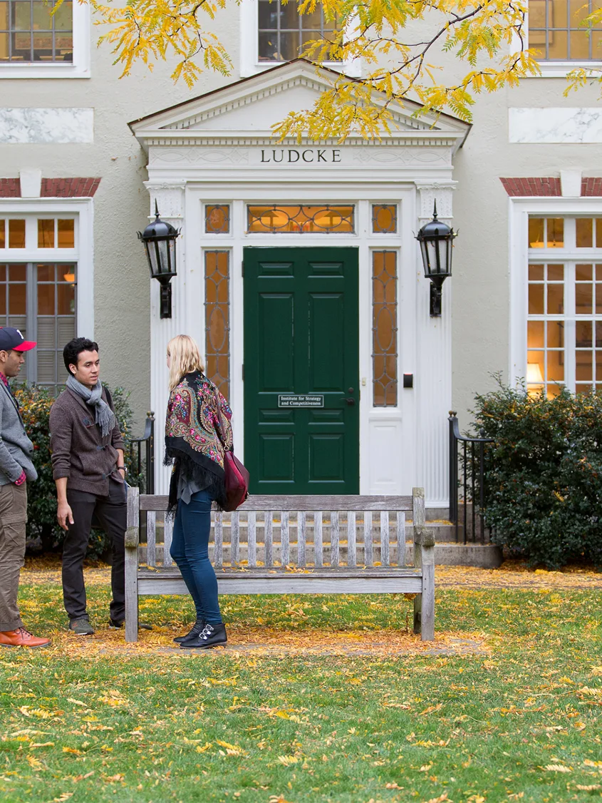 Students in front of Ludcke House