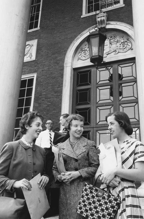 Diana C. Greer (MBA 1960), Roberta Moniz Lasley (MBA 1960), Sara Beth Wilkinson (MBA 1960) on steps of Baker Library, 1959