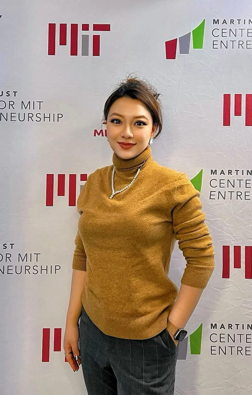 Alva He at MIT