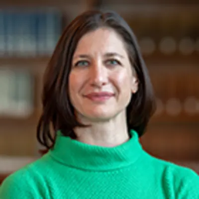 Headshot of Kristen Maynard.