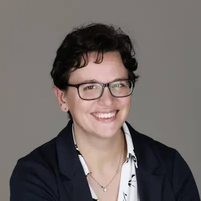 Headshot of Sophia Snyder.