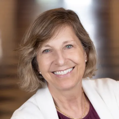 Colette Ciregna headshot