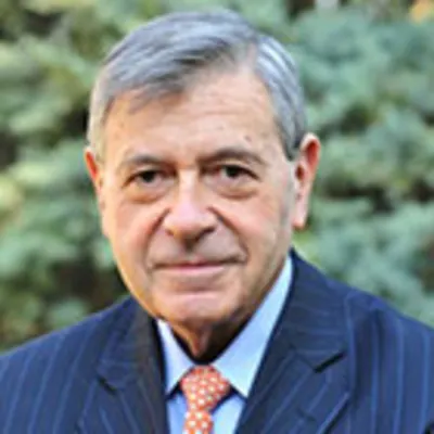 Pedro Nueno headshot image