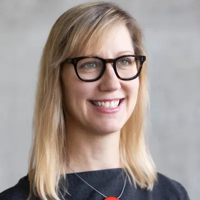 Holly Samuelson headshot image