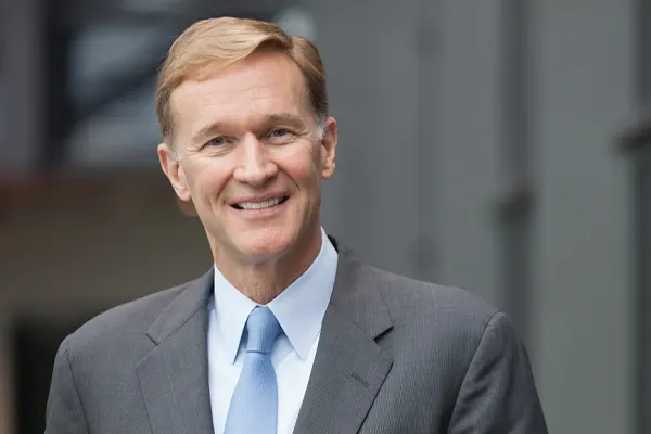 Wendell P. Weeks (MBA 1987)