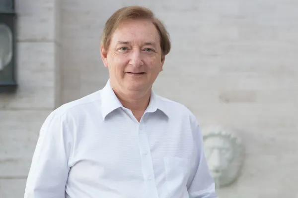 André R. Jakurski (MBA 1973)