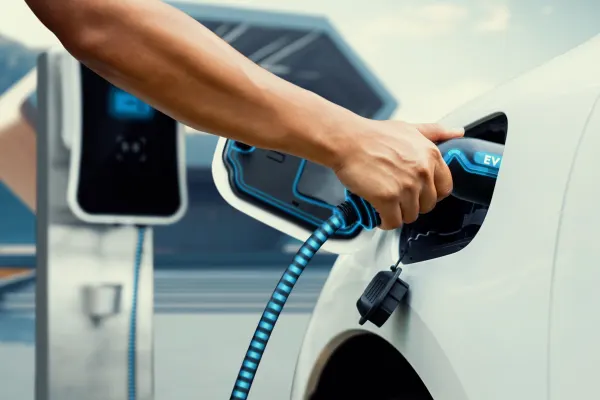 Electric car and battery representing the case study.