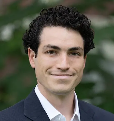 Headshot of Lev Klarnet