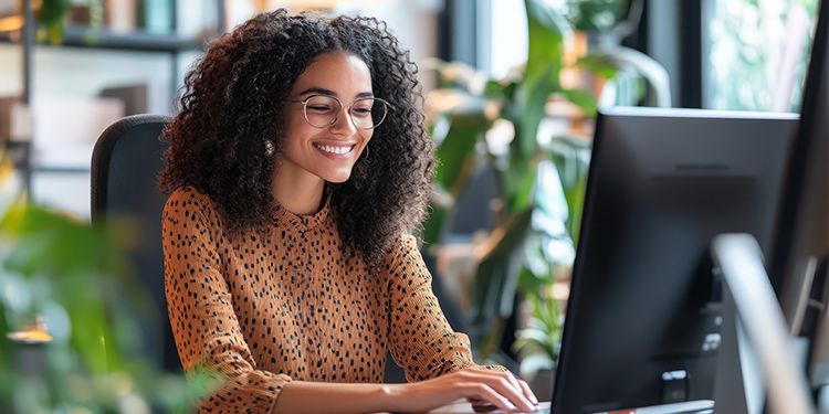 Learner taking an online marketing course.