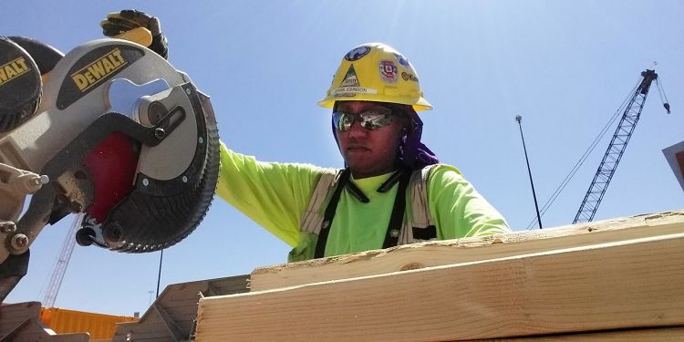 While a struggling single mother 20 years ago, Jovan Johnson of Las Vegas became a construction worker. Source: United Brotherhood of Carpenters